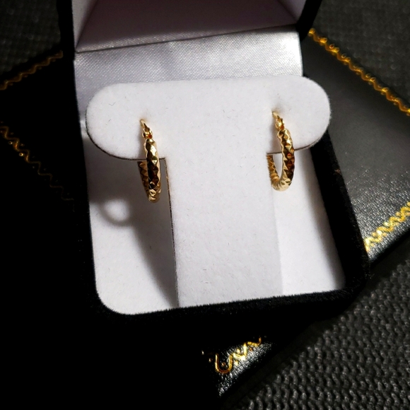 14K Diamond Cut Solid Gold Earrings - Picture 1 of 3